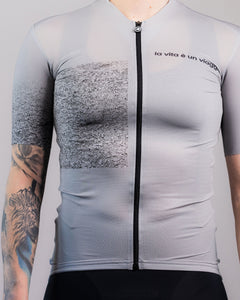 APPROVED CYCLING SUMMER CYCLING JERSEY ITALY LTD. W - Grey: front view, aerodynamic fit, pro-level performance, studio shot