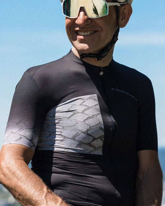 Approved Cycling SUMMER CYCLING JERSEY APPROVED FRANCE LTD. - Black: rear view, aero efficiency focus