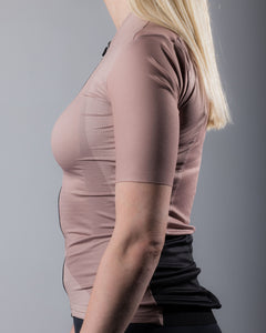 Approved Cycling Women's Fundamental LTD. jersey, showcasing optimal ventilation zones.