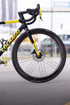 Colnago V3RS TDF LTD Pogačar signed bike: full side profile, aerodynamic frame, lightweight design.