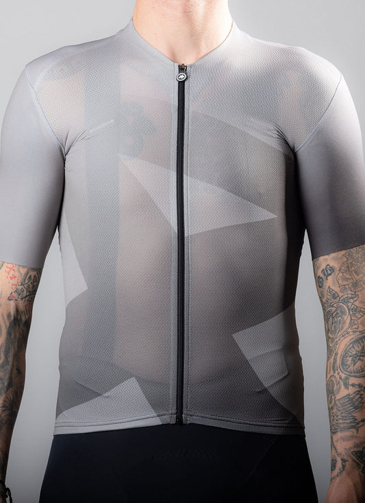 ASSOS-made APPROVED CYCLING Fundamental LTD. men's jersey. Close-up on technical fabric texture, sweat-wicking properties.